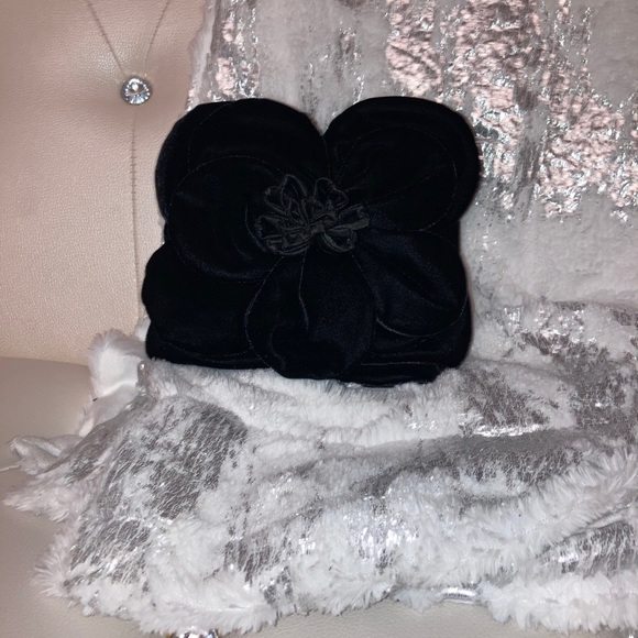 Kate Spade Deluxe Plush Skipper Black Velvet Chain Crossbody Bag - Picture 13 of 14